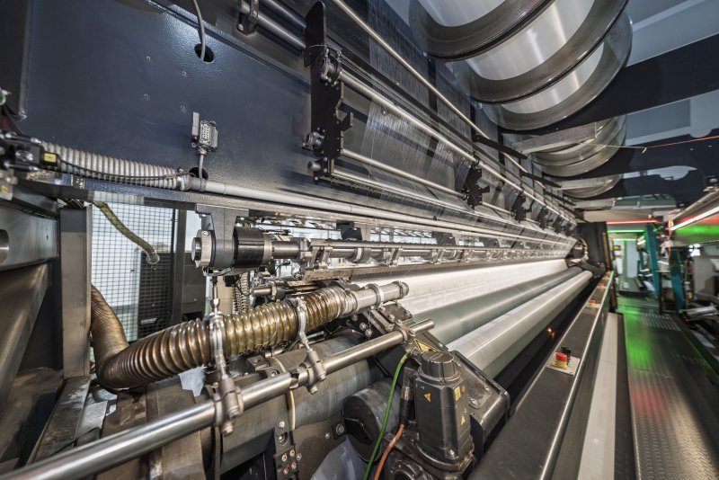 WINFAR warp knitting machine detail